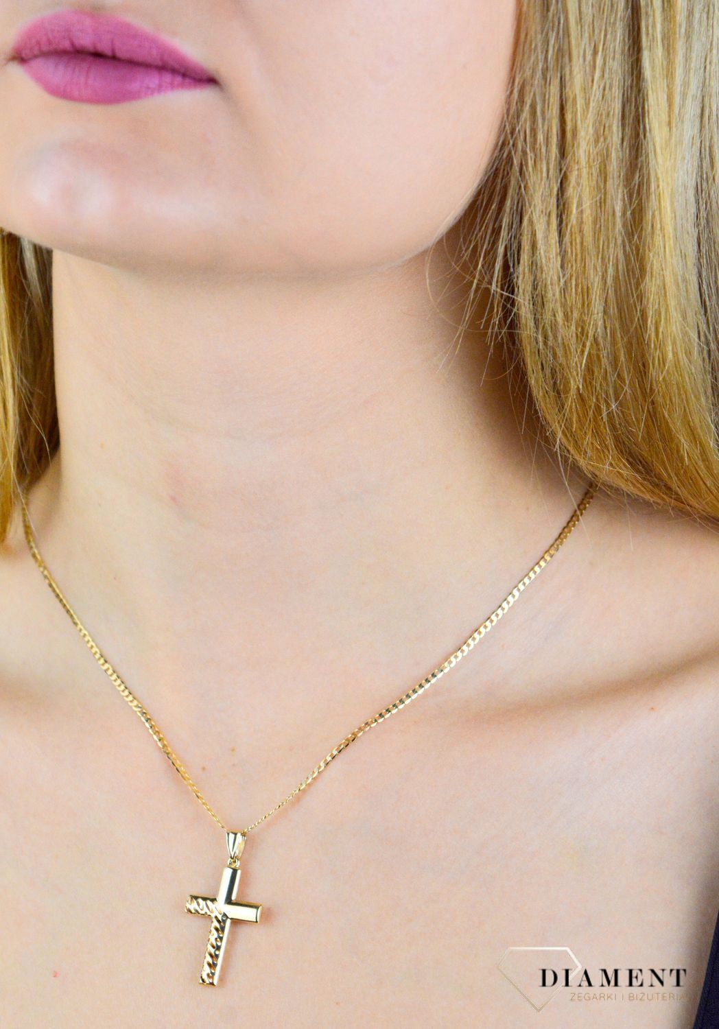 Złota zawieszka 375 krzyż z ażurowym wzorem ZA 738 375.jpg